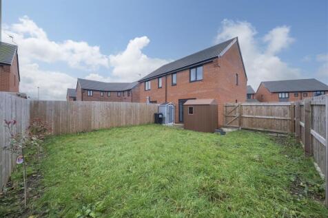 35 Dartmoor Close-022.JPG