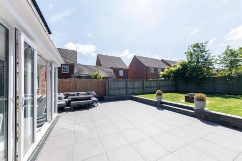 4 Brooke Avenue-2-006.JPG