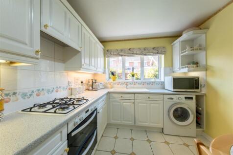 10 Knightsbridge Avenue-003.jpg