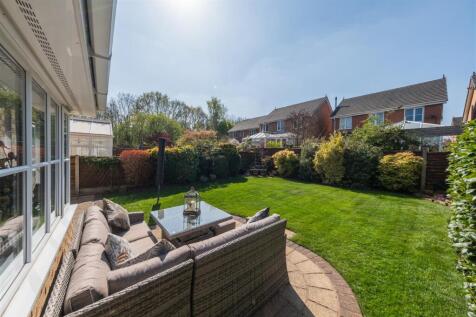 10 Knightsbridge Avenue-036.jpg