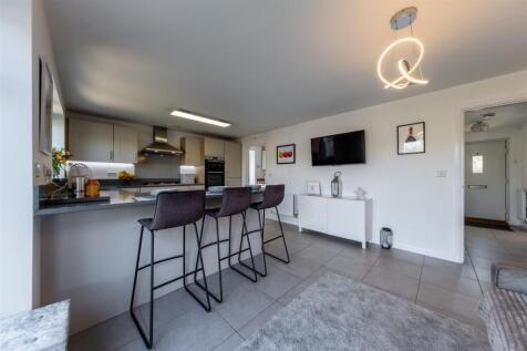76 Ravencroft Street -004.jpg