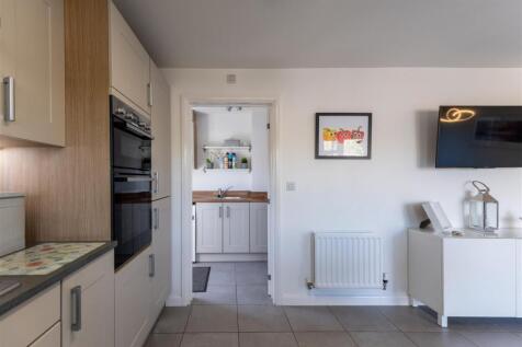 76 Ravencroft Street -012.jpg