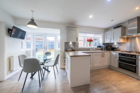 68 Western Way-019.JPG