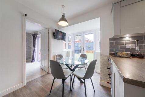 68 Western Way-021.JPG