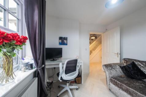 68 Western Way-025.JPG