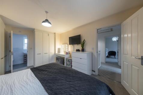 68 Western Way-004.JPG