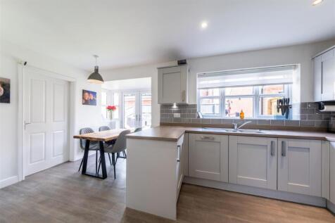 Kitchen-007.JPG
