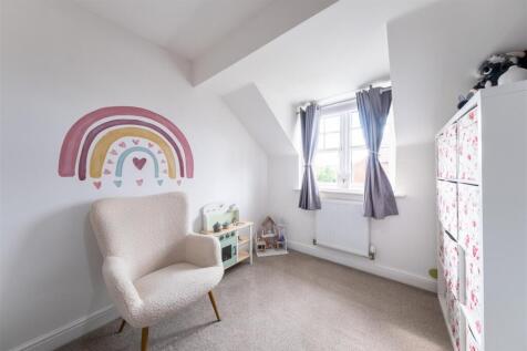 Bedroom 2-002.JPG