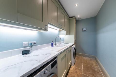 172 Swanlow Lane-012.jpg