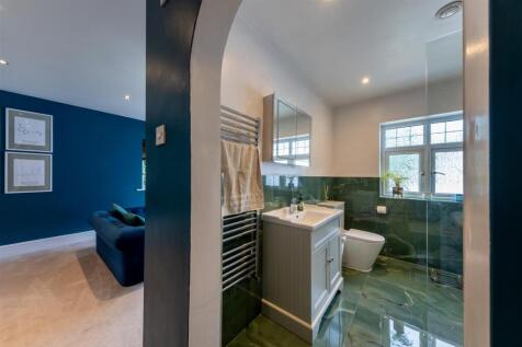 172 Swanlow Lane-047.jpg