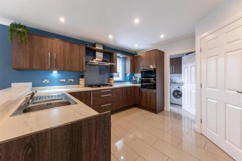 39 Shakerley Close-006.jpg
