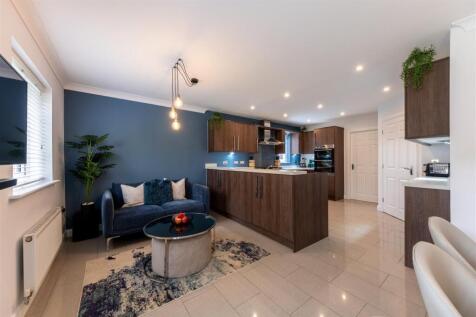 39 Shakerley Close-008.jpg