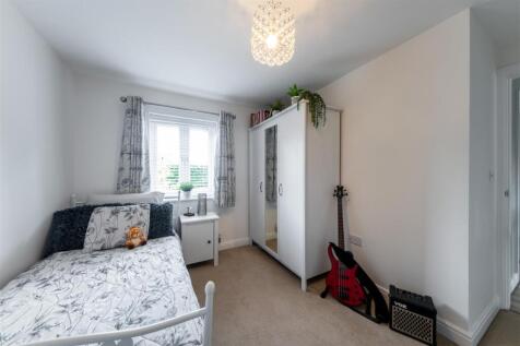 39 Shakerley Close-034.jpg