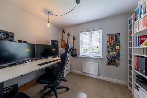 39 Shakerley Close-038.jpg