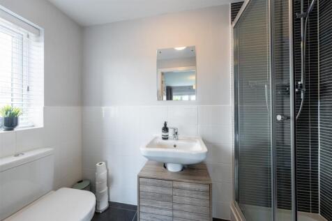 39 Shakerley Close-041.jpg
