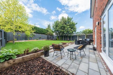 39 Shakerley Close-050.jpg