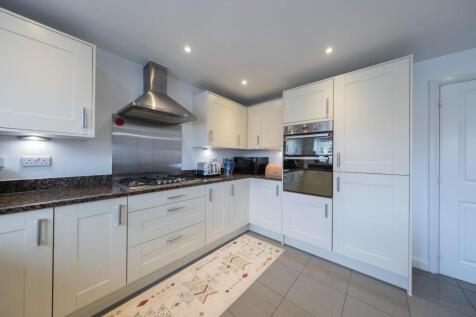 15 Holcroft Drive-002.JPG