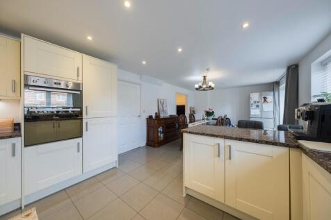 15 Holcroft Drive-003.JPG