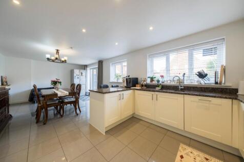 15 Holcroft Drive-004.JPG