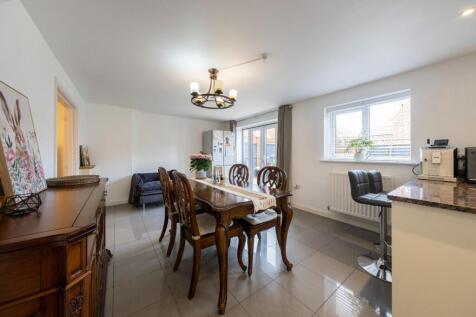 15 Holcroft Drive-005.JPG