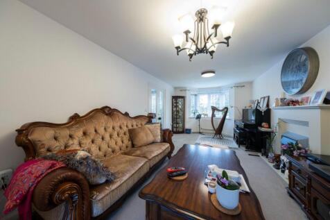 15 Holcroft Drive-010.JPG