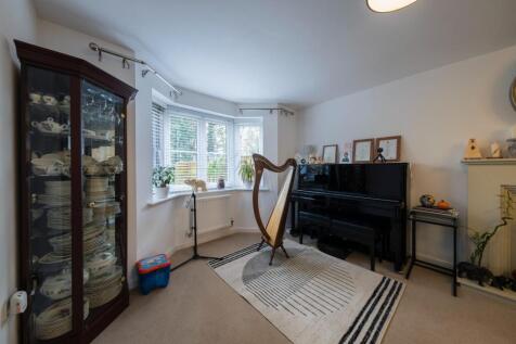 15 Holcroft Drive-020.JPG