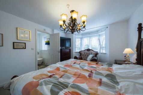 15 Holcroft Drive-022.JPG
