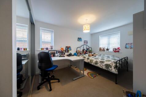 15 Holcroft Drive-025.JPG