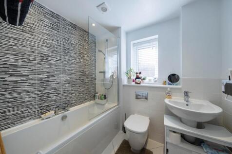 15 Holcroft Drive-030.JPG