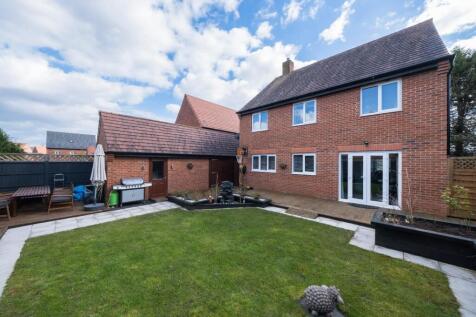 15 Holcroft Drive-039.JPG