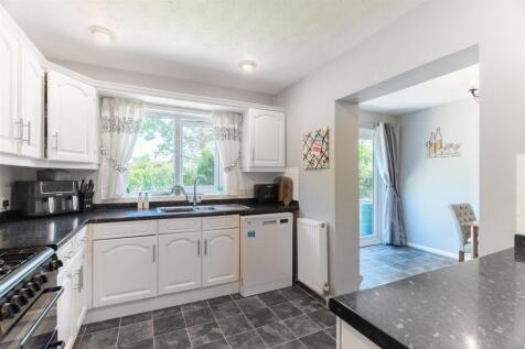 14 Barnside Way-1.jpg