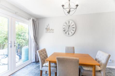14 Barnside Way-6.jpg