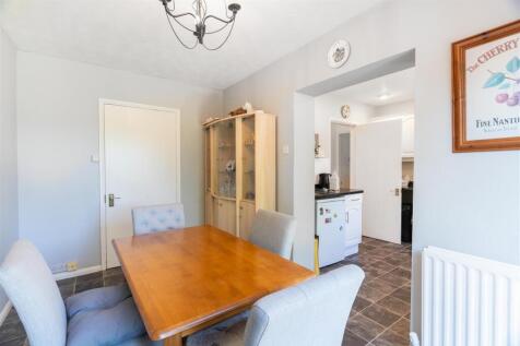 14 Barnside Way-10.jpg