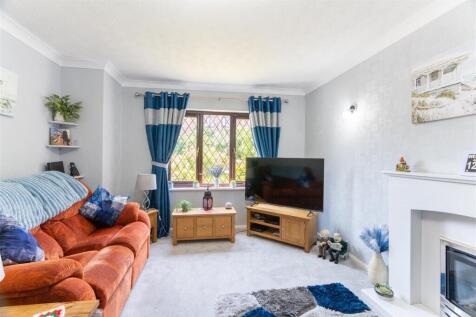 14 Barnside Way-14.jpg