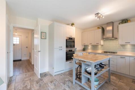 1 Beaufort Close-005.JPG