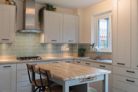 1 Beaufort Close-002.JPG