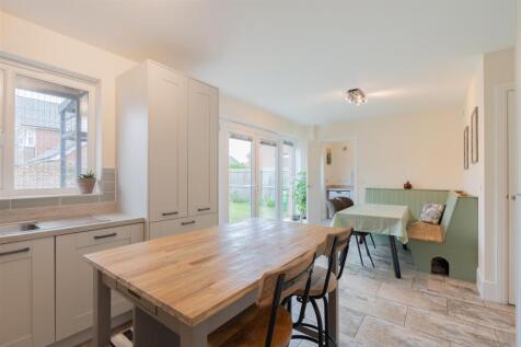 1 Beaufort Close-007.JPG