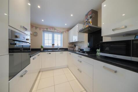 26 Holcroft Drive-005.jpg