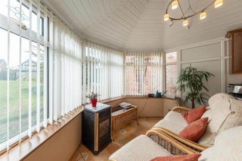 10 Meadow Close-004.jpg