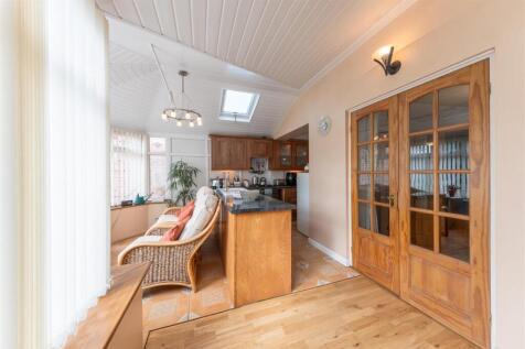 10 Meadow Close-005.jpg