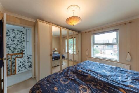10 Meadow Close-020.jpg