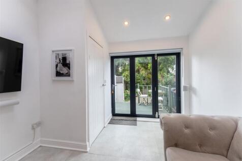 17 The Green-008.jpg