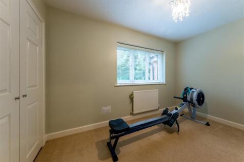 17 Woodham Close-039.jpg
