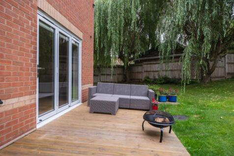 17 Woodham Close-053.jpg
