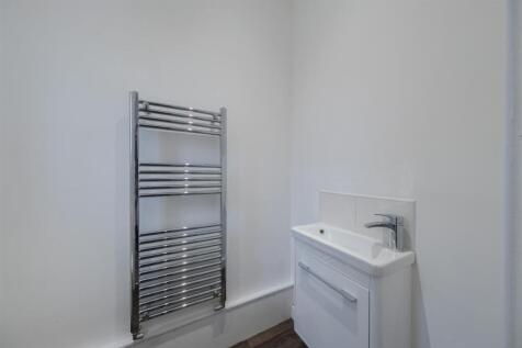 BIN3271-095.jpg