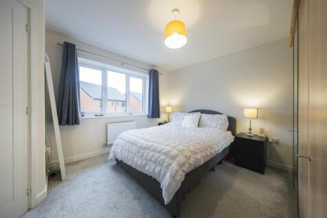 35 Dartmoor Close-010.JPG