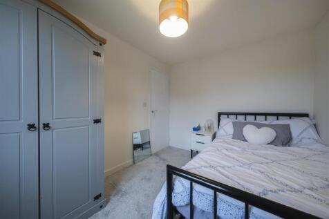 35 Dartmoor Close-015.JPG