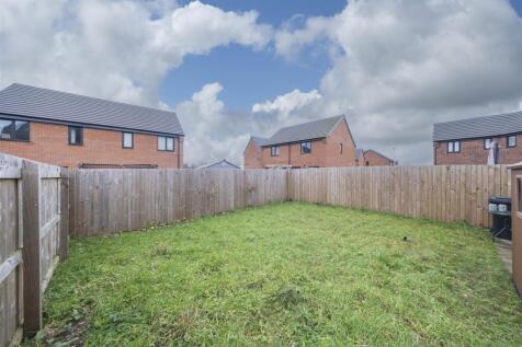 35 Dartmoor Close-023.JPG