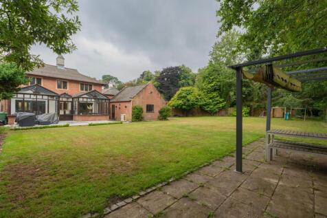 3 The Courtyard-40.jpg