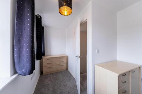 8 St James Court-017.jpg